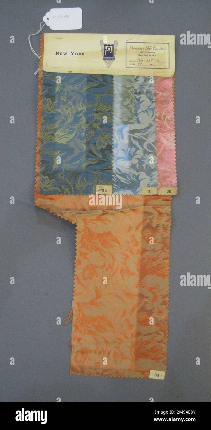 Textile Swatches Onondaga Silk Company, Inc. (1925-1981). , 1948-1959. Seide, 22 3/4 x 9 Zoll (57,8 x 22,9 cm). 1948-1959 Stockfoto