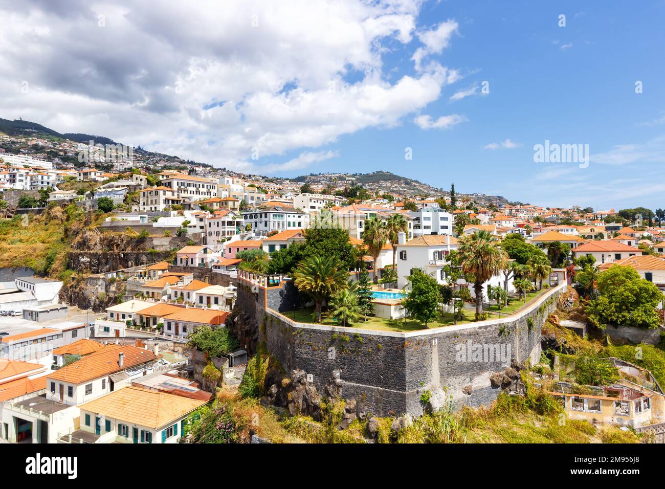 Blick auf die Hauptstadt Funchal auf Madeira Insel Reise in Portugal Stockfoto