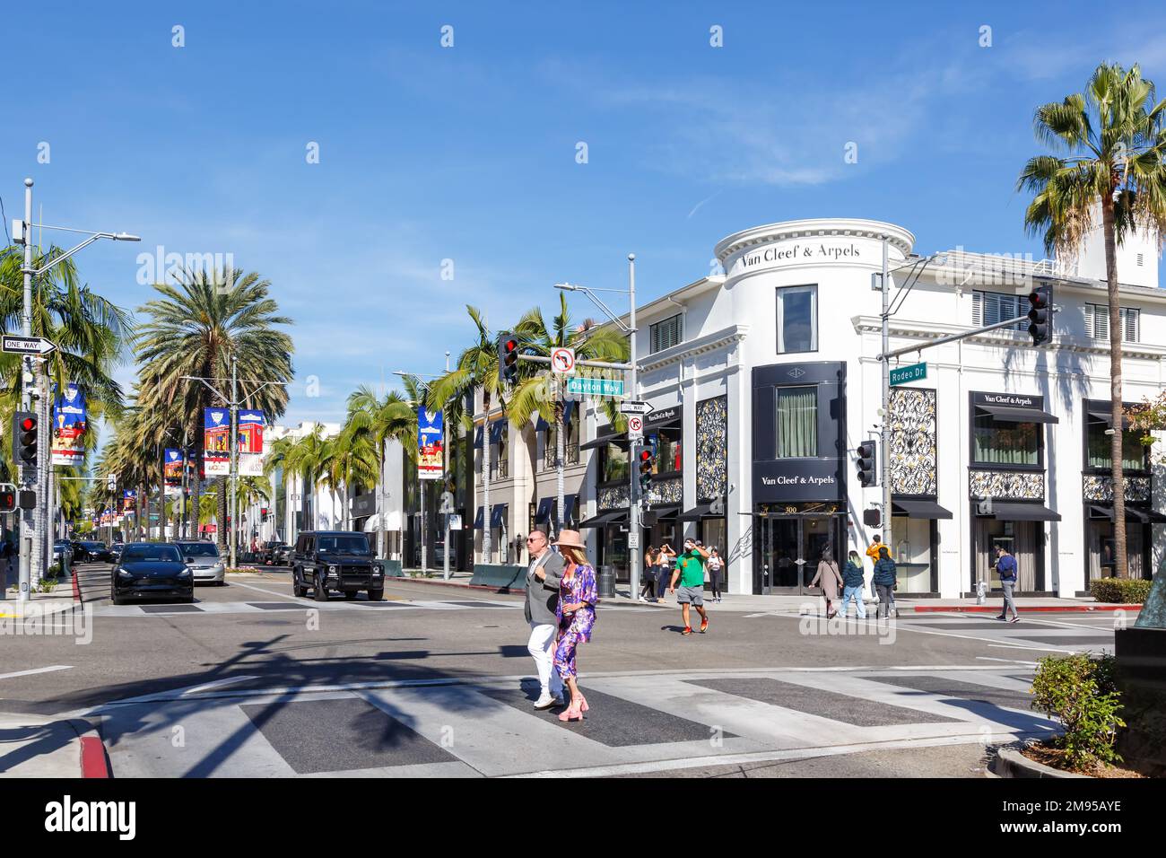 Los Angeles, USA - 5. November 2022: Der luxuriöse Einkaufsboulevard Rodeo Drive in Beverly Hills Los Angeles in den USA. Stockfoto