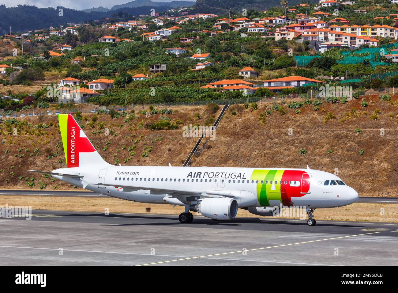 Funchal, Portugal - 17. September 2022: TAP Air Portugal Airbus A320 Flugzeug am Flughafen Funchal (FNC) in Portugal. Stockfoto