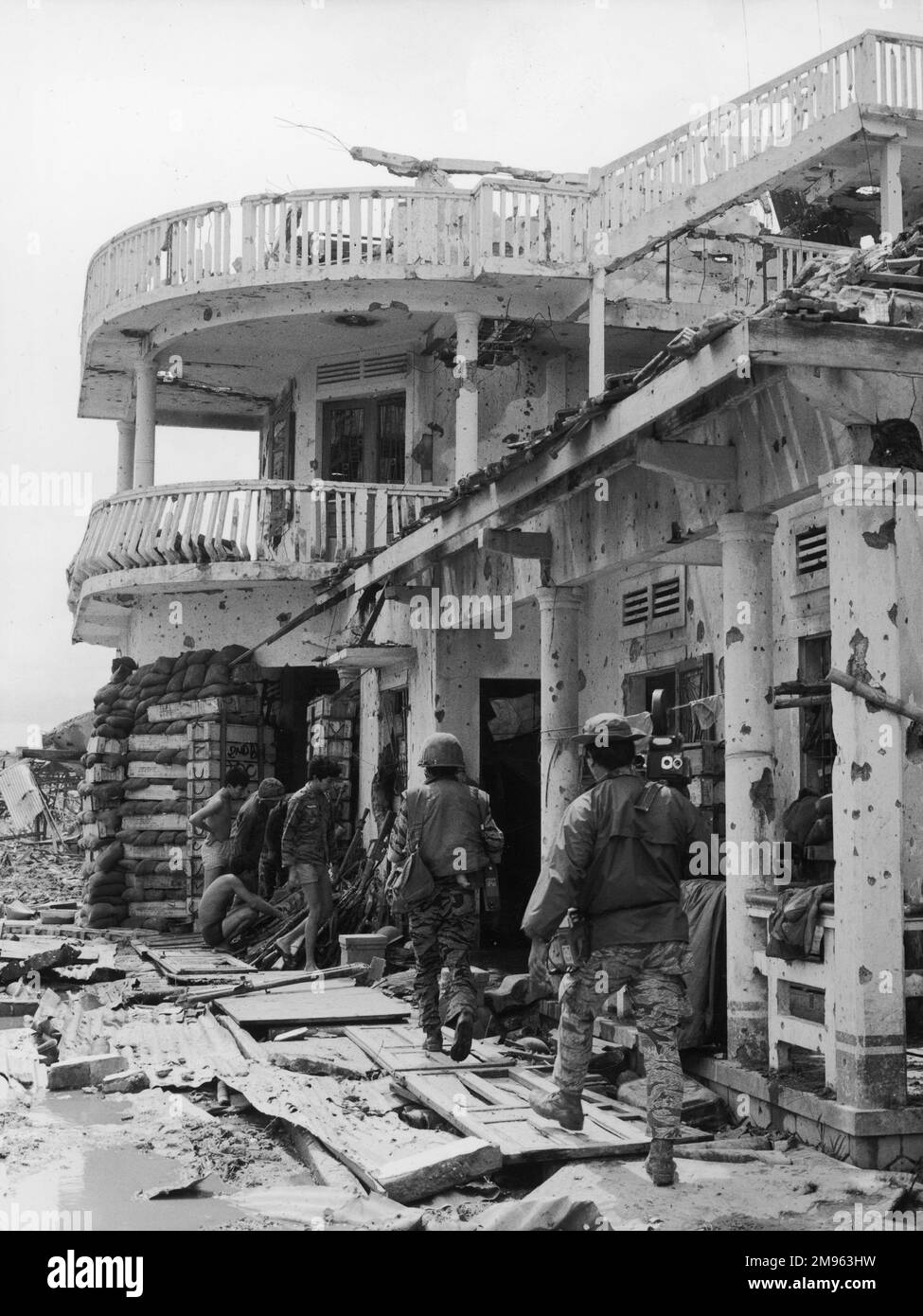 Südvietnam, Quang Tri: Eines der wenigen Häuser, die nicht vollständig vom Vietcong zerstört wurden und in denen sich der örtliche Kommandoposten befand Stockfoto