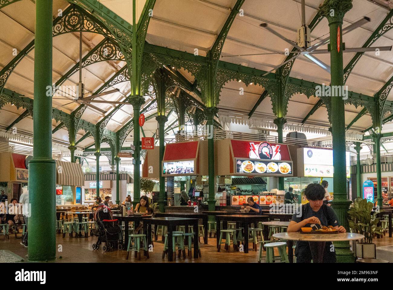 Lau Pa Sat Gusseisenhalle im viktorianischen Stil im Zentrum von Singapur Stockfoto