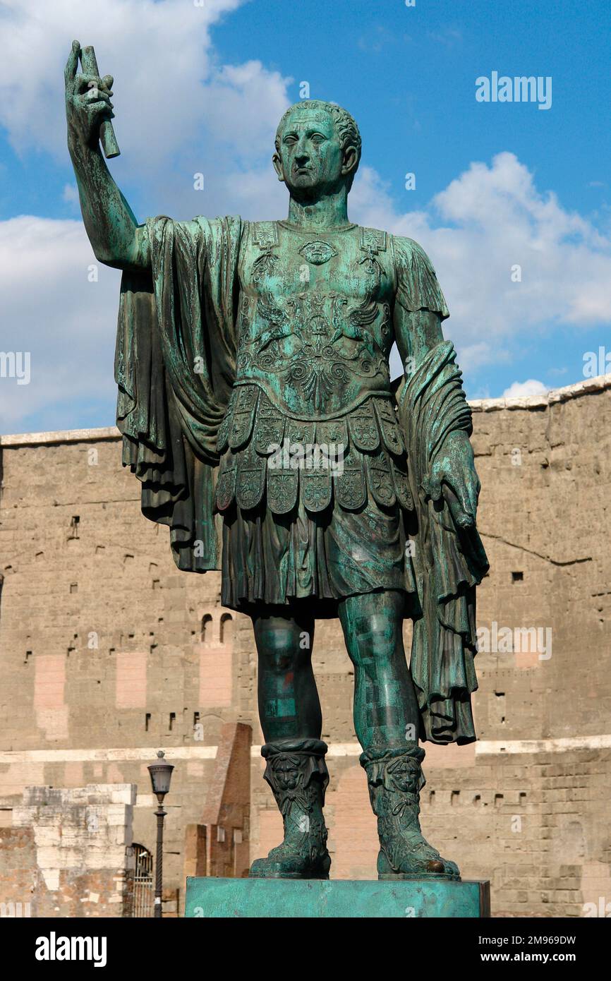 Statue des römischen militärischen und politischen Führers Julius Caesar (Gaius Julius Caesar, 100-44 v. Chr.) in Rom, Italien. Stockfoto