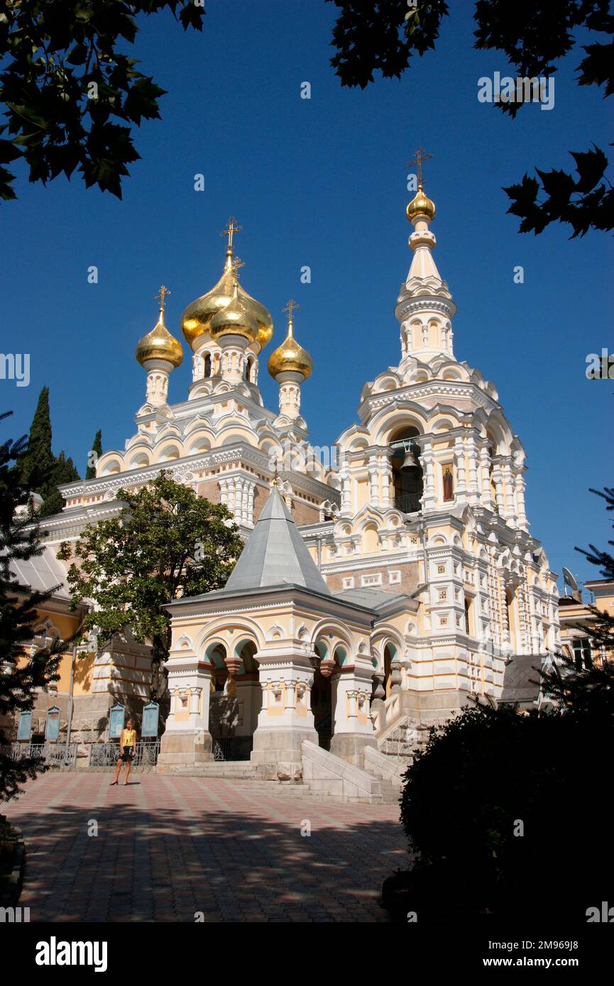 Blick auf die Alexander-Nevsky-Kathedrale in Jalta, Ukraine. Es wurde 1902 erbaut. Stockfoto