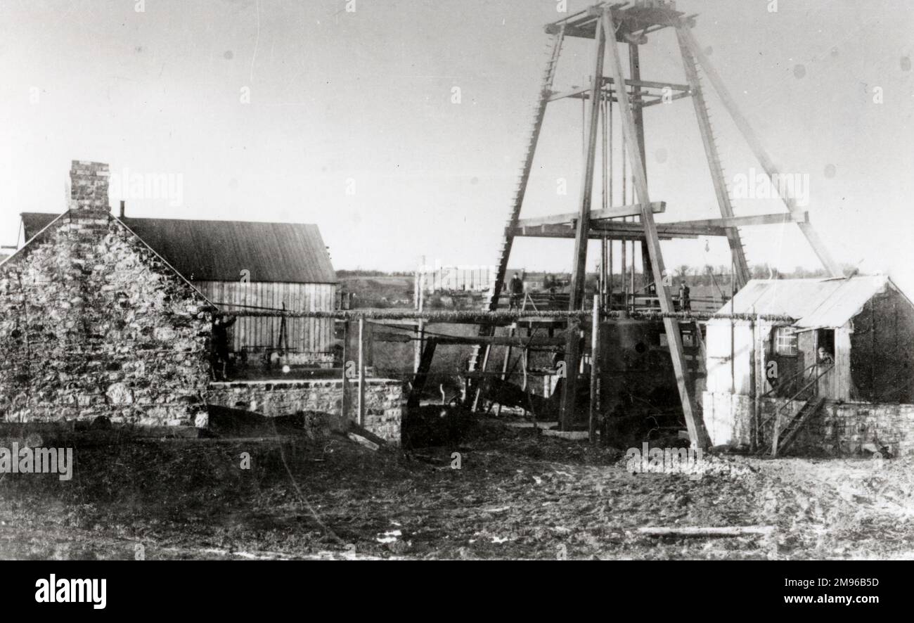 Blick auf Hook Colliery, in der Nähe von Haverfordwest, Pembrokeshire, South Wales. Die Wicklungsvorrichtung gehört zum „Margaret“-Schacht, der 1911 eröffnet wurde und nach der Frau eines der Grubenbosse benannt wurde. Stockfoto