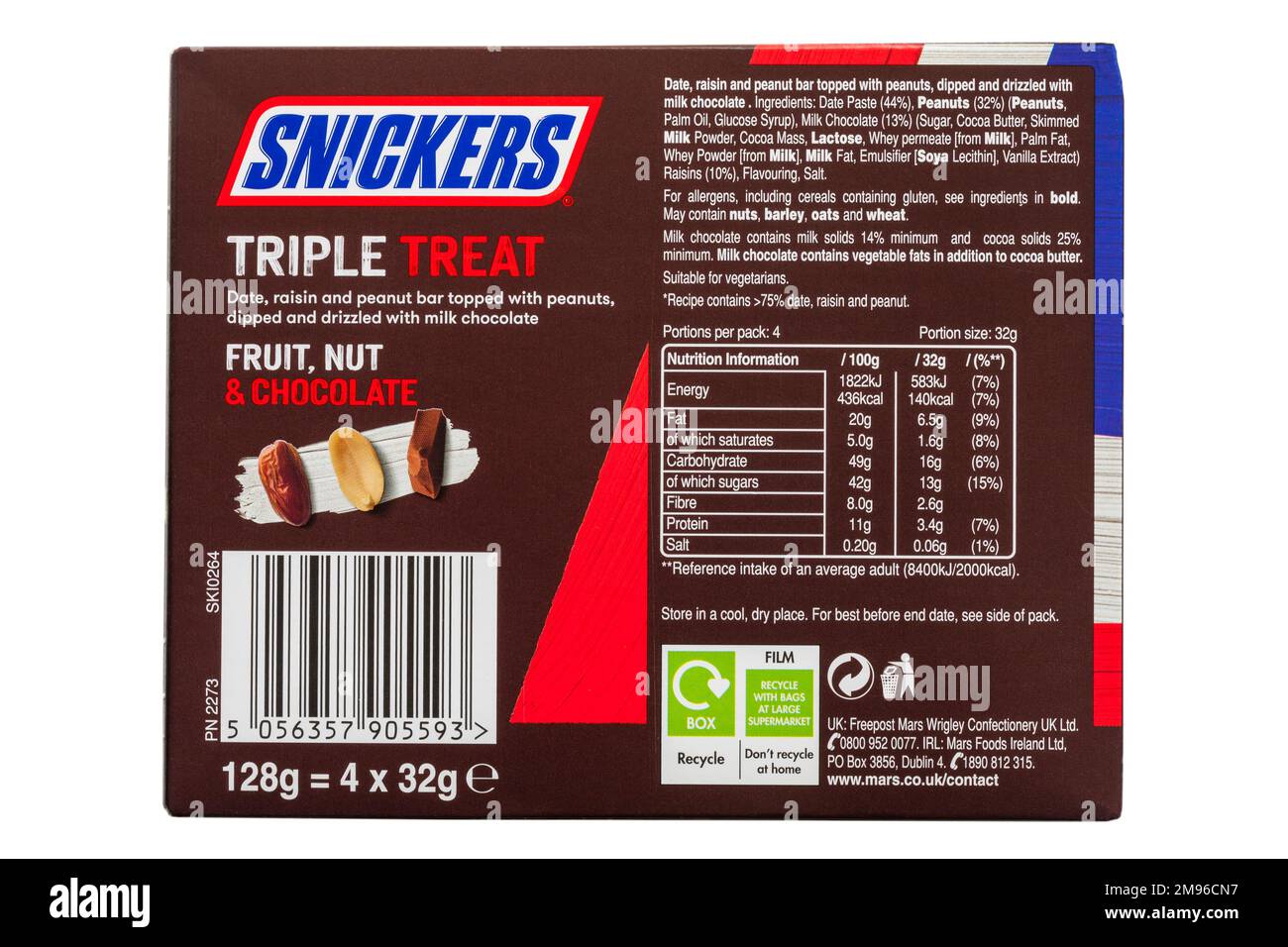 Liste der Lebensmittelzutaten und Nährwertangaben auf der Rückseite der Snickers Triple Treat Fruit – Etikett für die Lebensmitteletikettierung Stockfoto