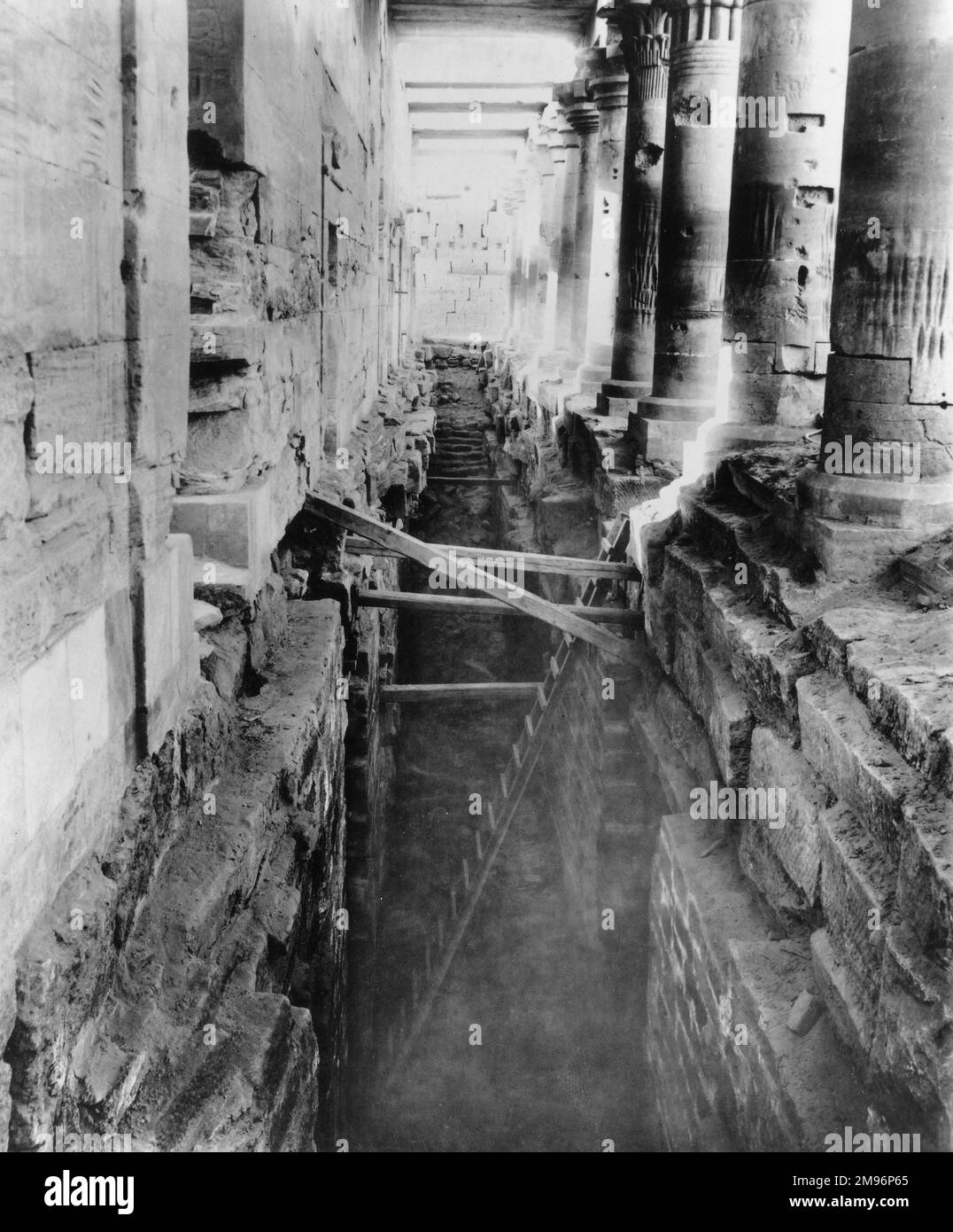 Die verfallenen Mauern und Säulen des Tempels von Philea, Teil eines alten ägyptischen Tempelkomplexes auf der Insel Philea. Stockfoto