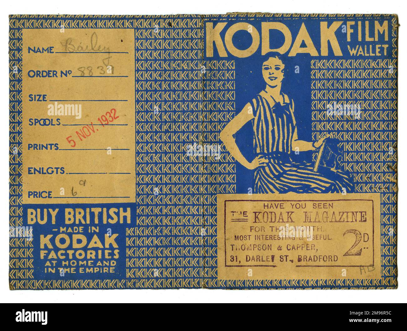 Portemonnaie mit Fotodruck, Werbung für Kodak, mit dem Gummistempel des Entwicklers Thompson & Capper von Bradford. Stockfoto Portemonnaie mit Fotodruck, Werbung für Kodak, mit dem Gummistempel des Entwicklers Thompson & Capper von Bradford. Stockfoto