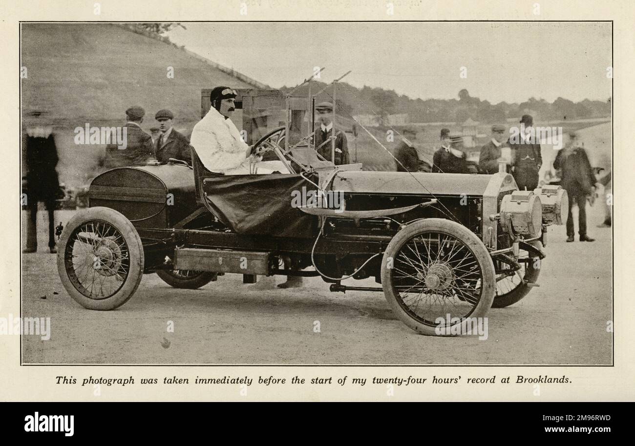 S F Edge, ein Foto, das direkt vor Beginn seines 24-Stunden-Rekordes in Brooklands aufgenommen wurde Stockfoto