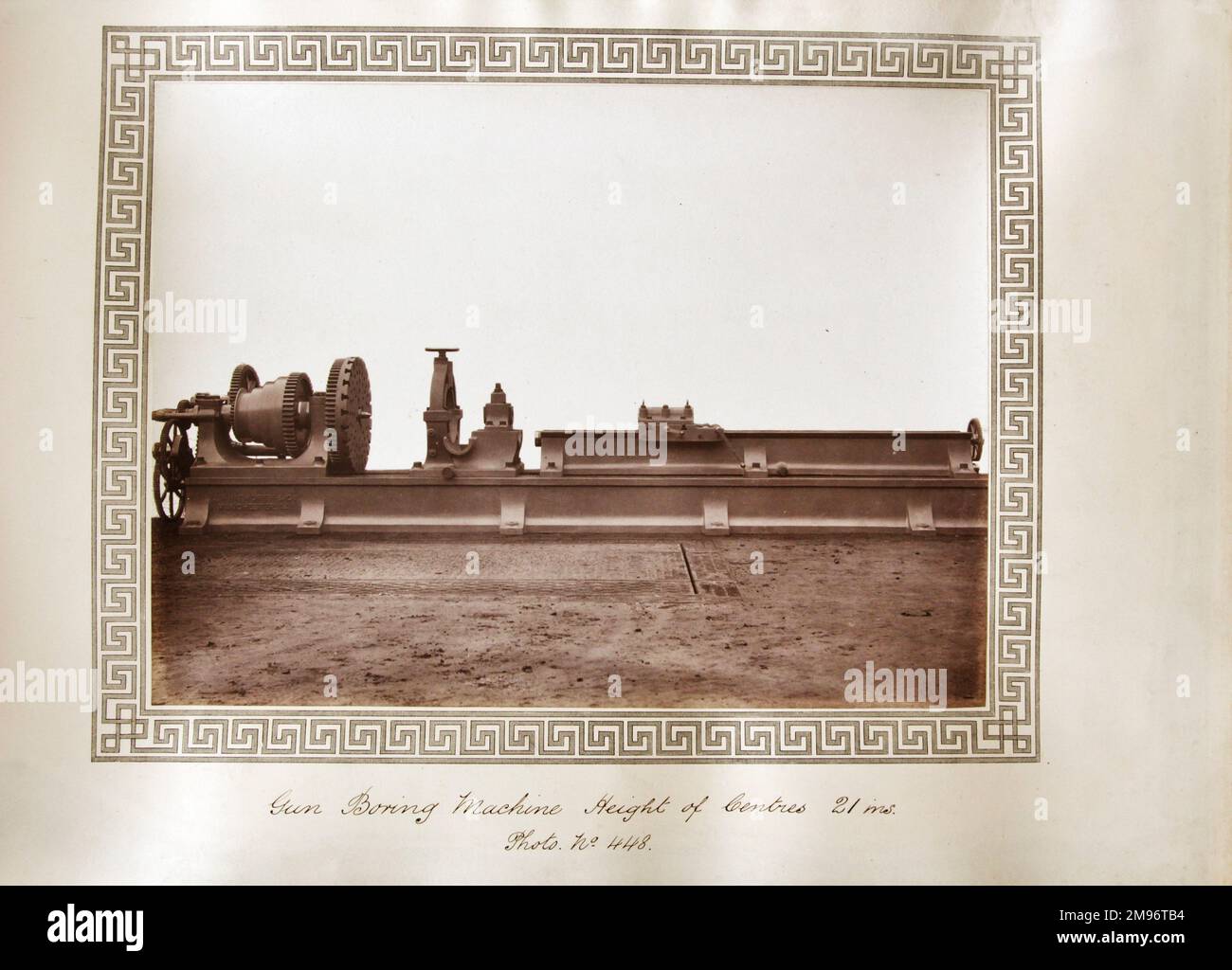 Waffenbohrmaschine. Höhe der Mittelpunkte 21 Zoll Stockfoto