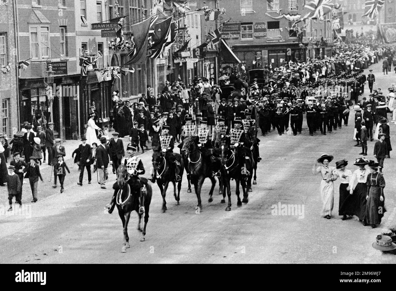Militärparade Henley-on-Thames, Oxfordshire, zur Feier der Krönung von George V. im Jahr 1911. Stockfoto