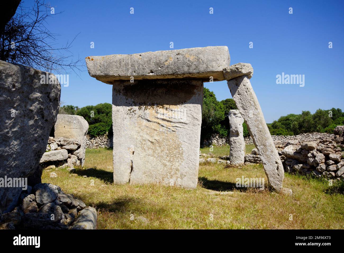 SPANIEN, Balearen, Menorca, Maó - Alaior, Talati de Dalt: Prähistorische Stätte, Taula Stockfoto