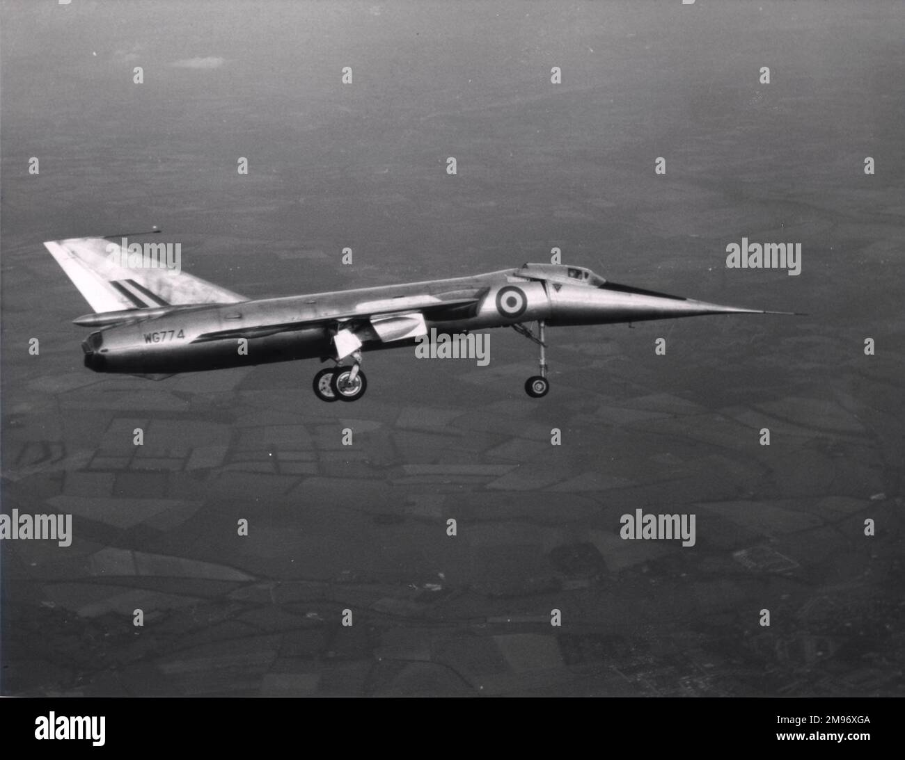 Der erste Fairey Delta 2, WG774, mit herabfallender Nase und Unterwagen unten. Stockfoto