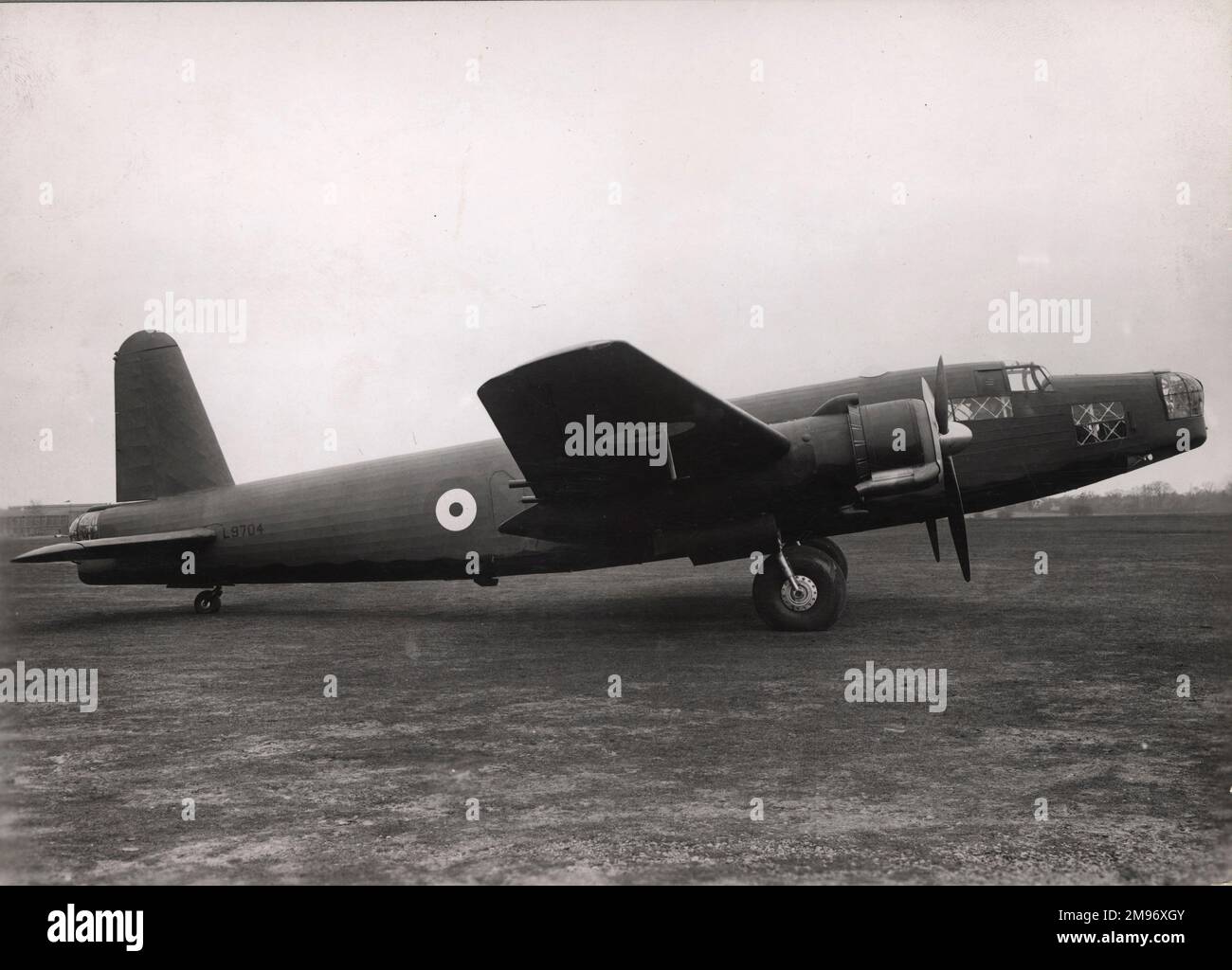 Vickers B1/35 Warwick, Bristol Centaurus-betriebener zweiter Prototyp, L9704, in Brooklands im März 1940 kurz vor seinem ersten Flug. Stockfoto