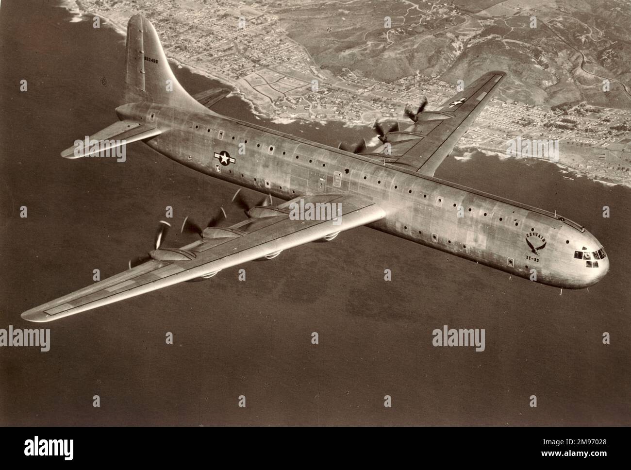 Convair XC-99 Fahrt entlang der kalifornischen Küste. Stockfoto