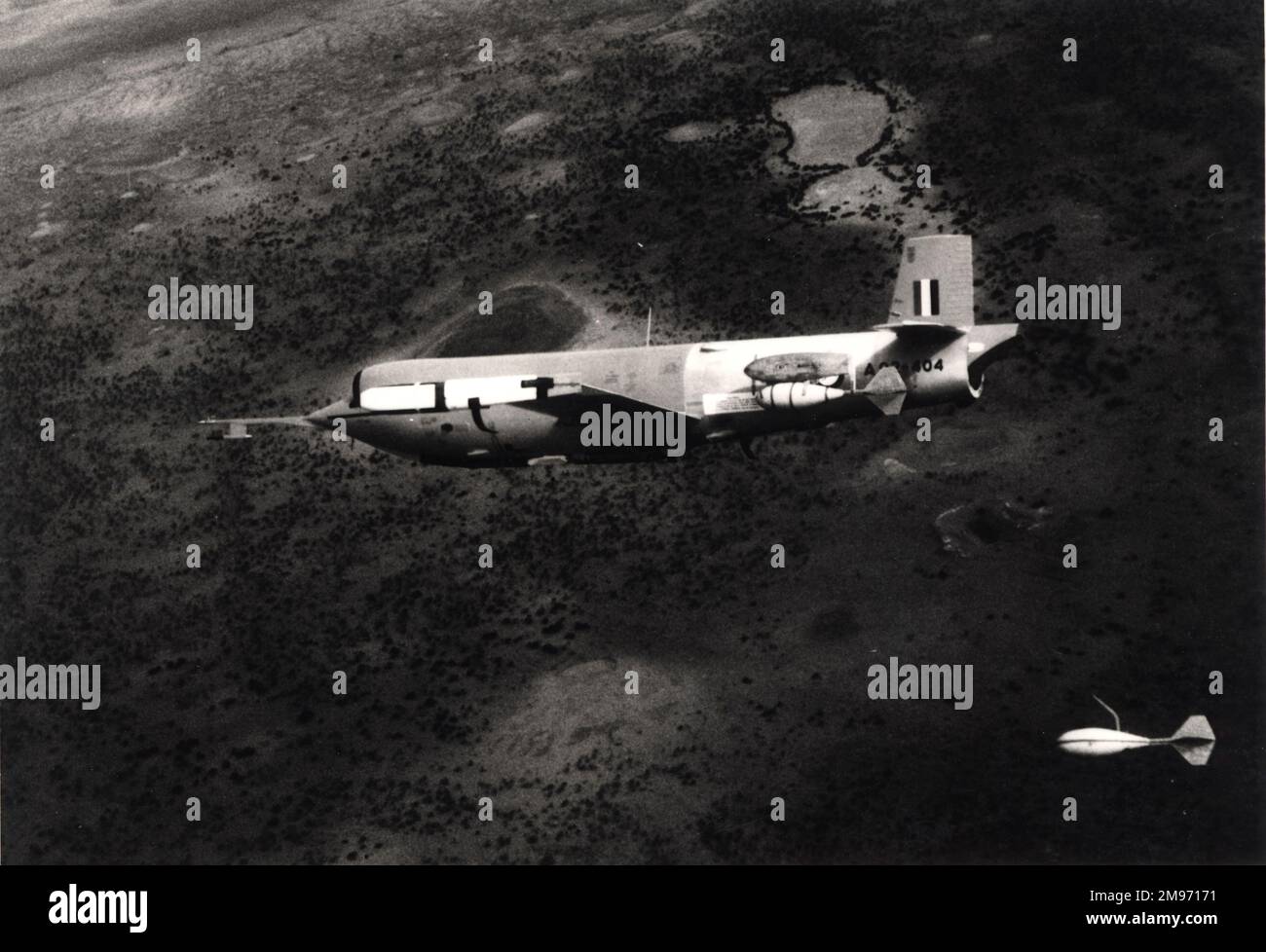 Jindivik, A92-404, im Flug mit „Ginger“-Schlepper. Stockfoto