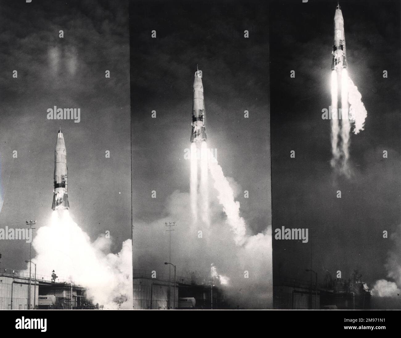 Fotosequenz eines erfolgreichen Teststarts vom Raketentestzentrum der Luftwaffe in Cape Canaveral eines Convair SM-65 Atlas A ICBM. 10. Januar 1958 Stockfoto