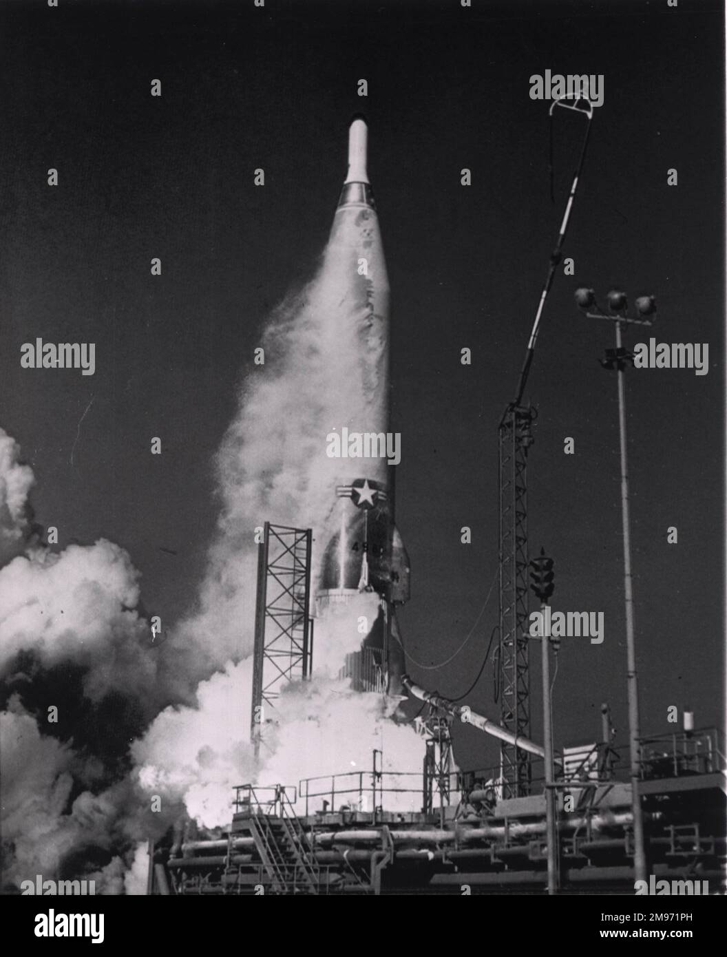 Ein Teststart eines Convair Atlas E ICBM vom Raketentestzentrum der Luftwaffe in Cape Canaveral. Februar 1962. Stockfoto