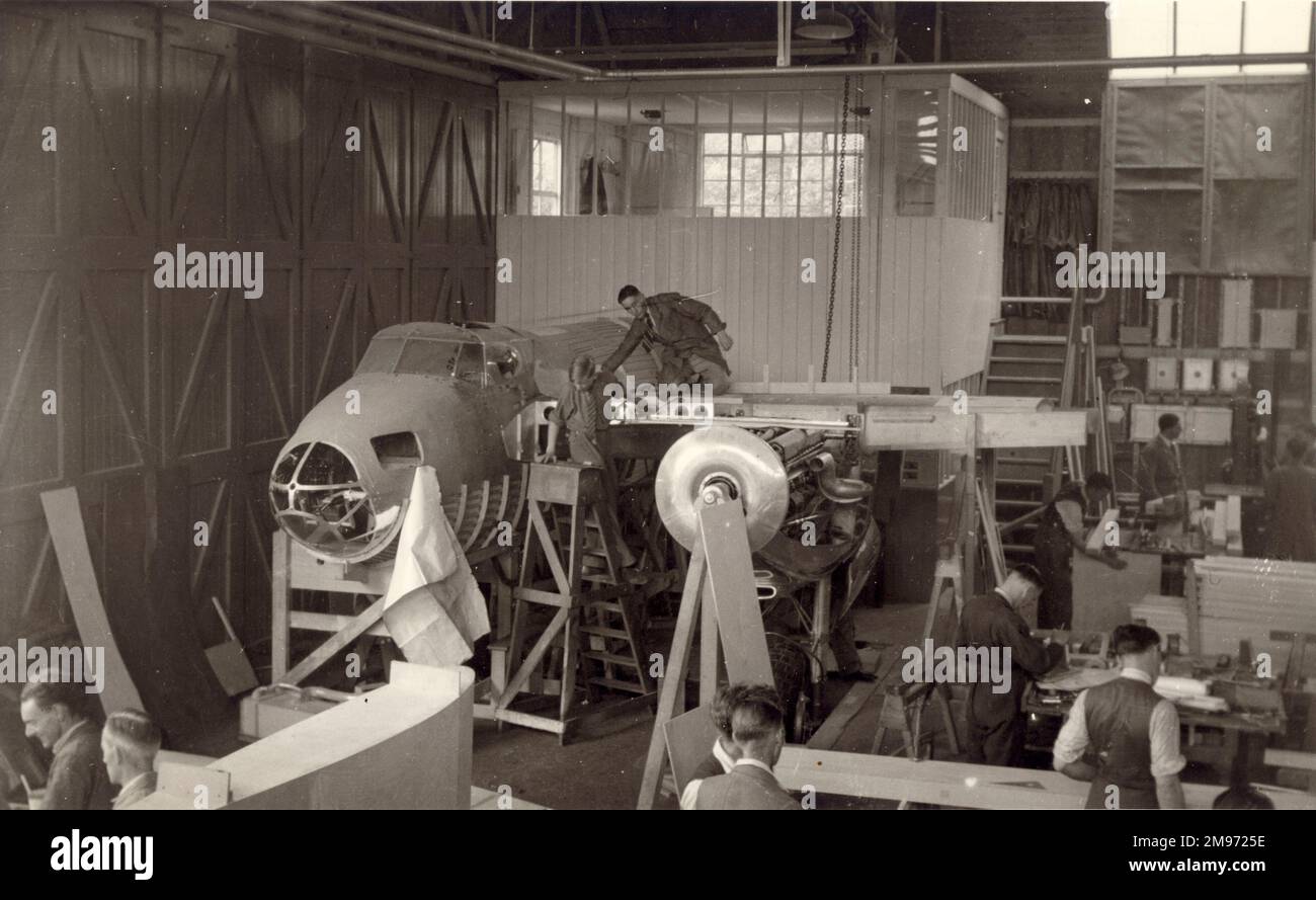 Montage des ersten Prototyps von Havilland Mosquito (W4050) in Salisbury Hall. Stockfoto