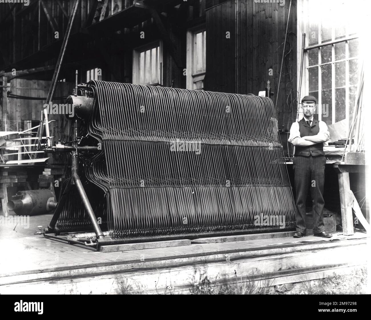 1891-1894 erbaute Hiram Maxim auf dem Gelände des Baldwyns Park eine riesige dampfbetriebene Doppelflugzeugmaschine. Angetrieben mit Hilfe eines Thorneycroft-Schiffskessels. Stockfoto