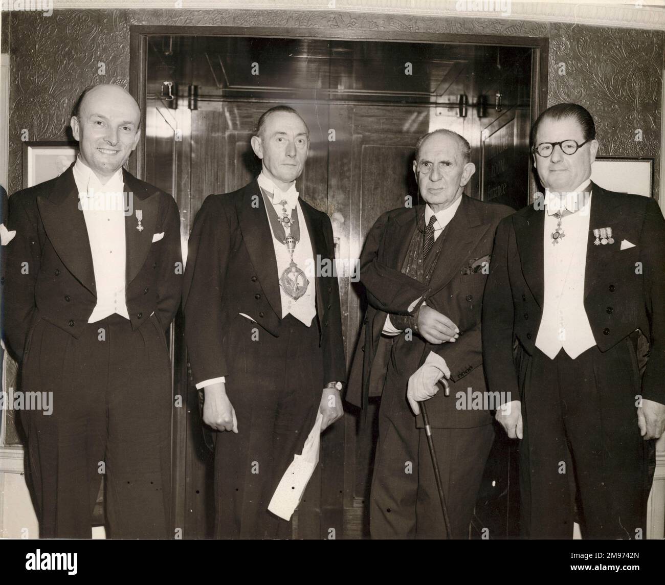 Vor dem 1950. Wilbur-Wright-Vortrag. Von links: George Edwards, Major G.P. Bulman, C.G. Grey und Major Frank Halford. Stockfoto