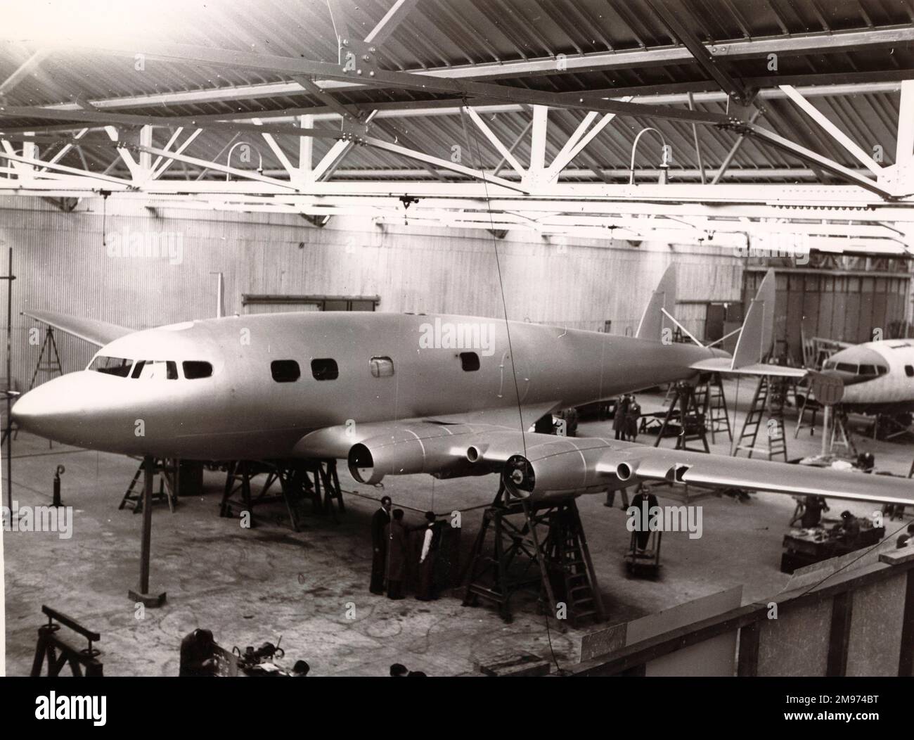 Die erste de Havilland DH91 Albatross, E-2/G-AEVV, im Bau in Hatfield, März 1937. Stockfoto