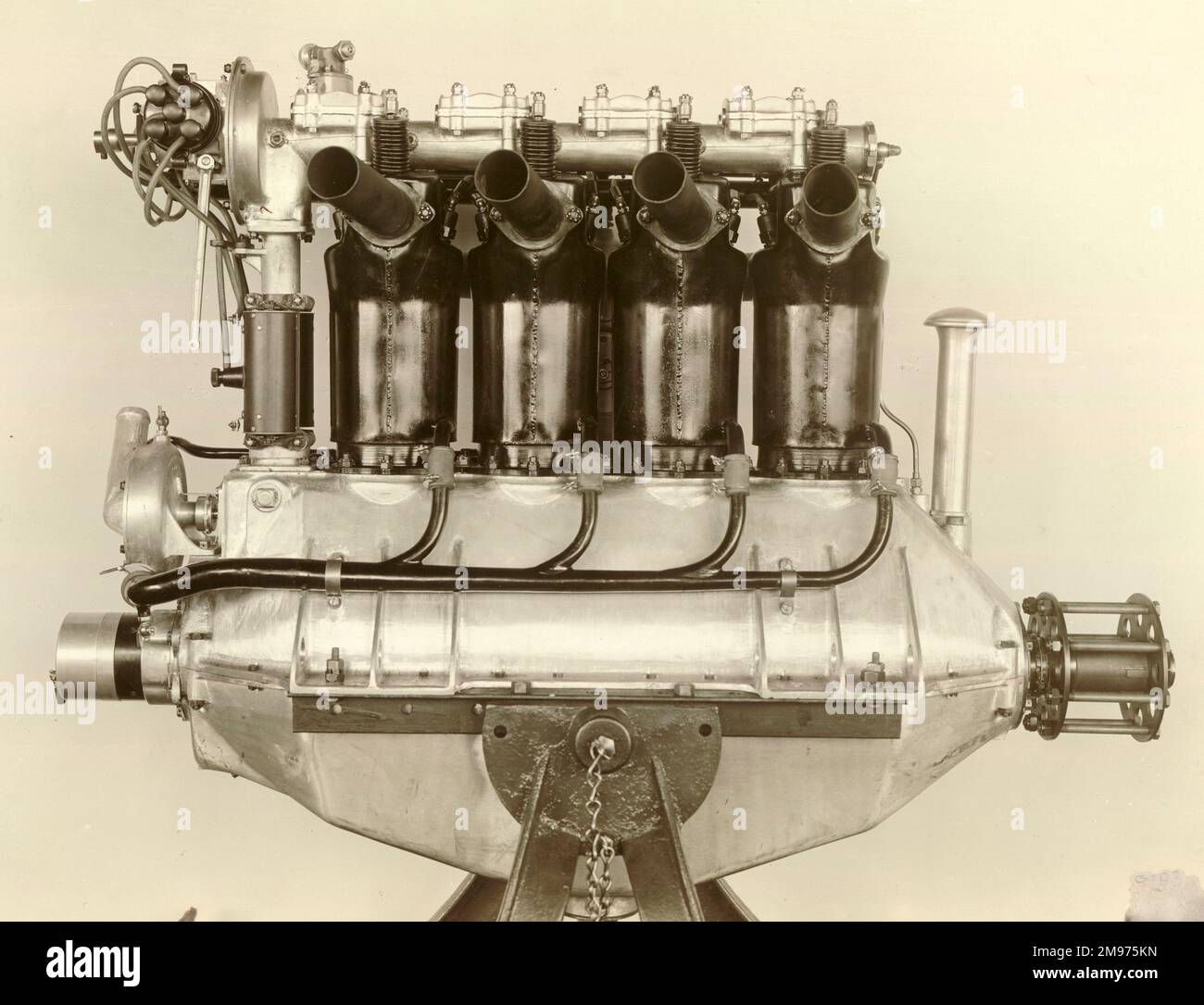 Hall-Scott L-4 125hp 4-Zylinder-Reihenmotor. Steuerbordseite. Stockfoto