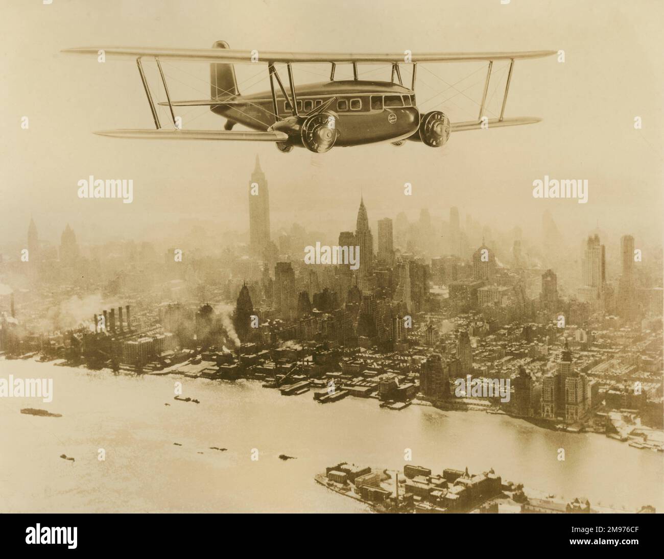 Curtiss-Wright Condor-Künstlerimpressionen über New York. Stockfoto