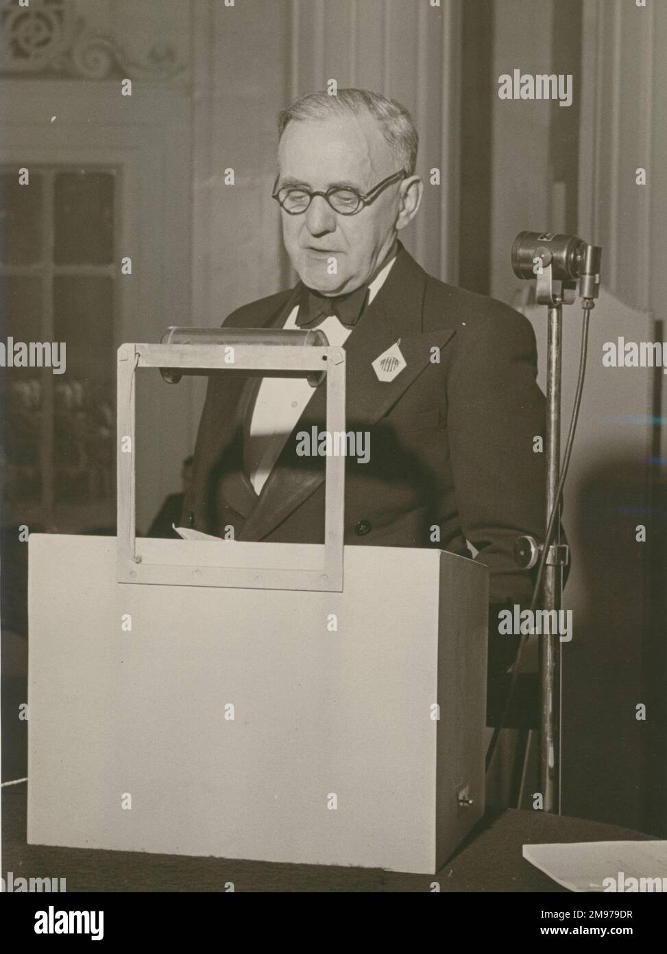 Sir John S. Buchanan, CBE, AMIMechE, FRAeS, Raes President 1949-1950, Beim Abendessen nach dem Louis Blériot-Vortrag in Paris, 4. Mai 1950. Stockfoto