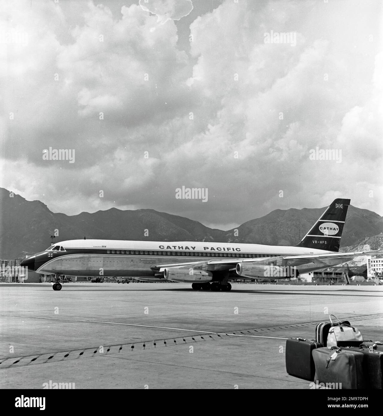 Convair CV880M VR-HFS von Cathay Pacific in Hongkong am 17. Mai 1962 Stockfoto
