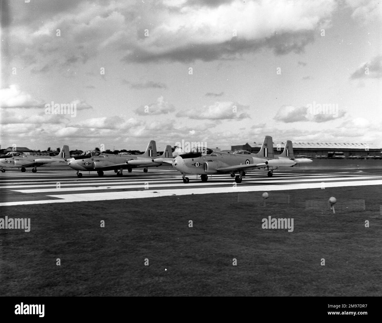 Jagd auf Percival Jet Provosts T.4 (XP551) der „Roten Pelikane“ aus CFS, die im September 1962 in Formation in Farnborough starteten Stockfoto