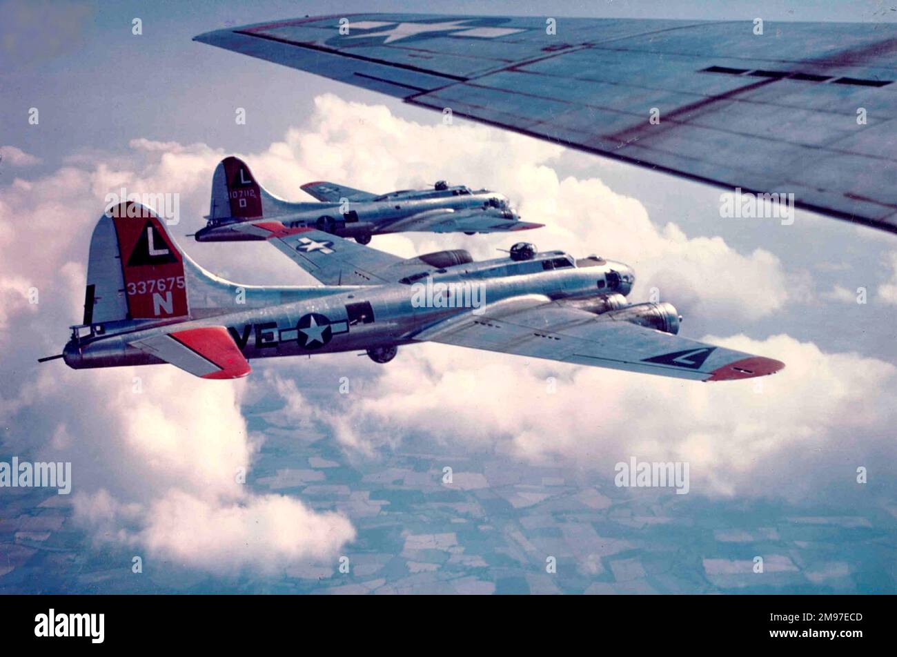 Boeing B-17G vom 532. Bombengeschwader, 381. Bombengruppe, 8. US-Luftwaffe. Stockfoto