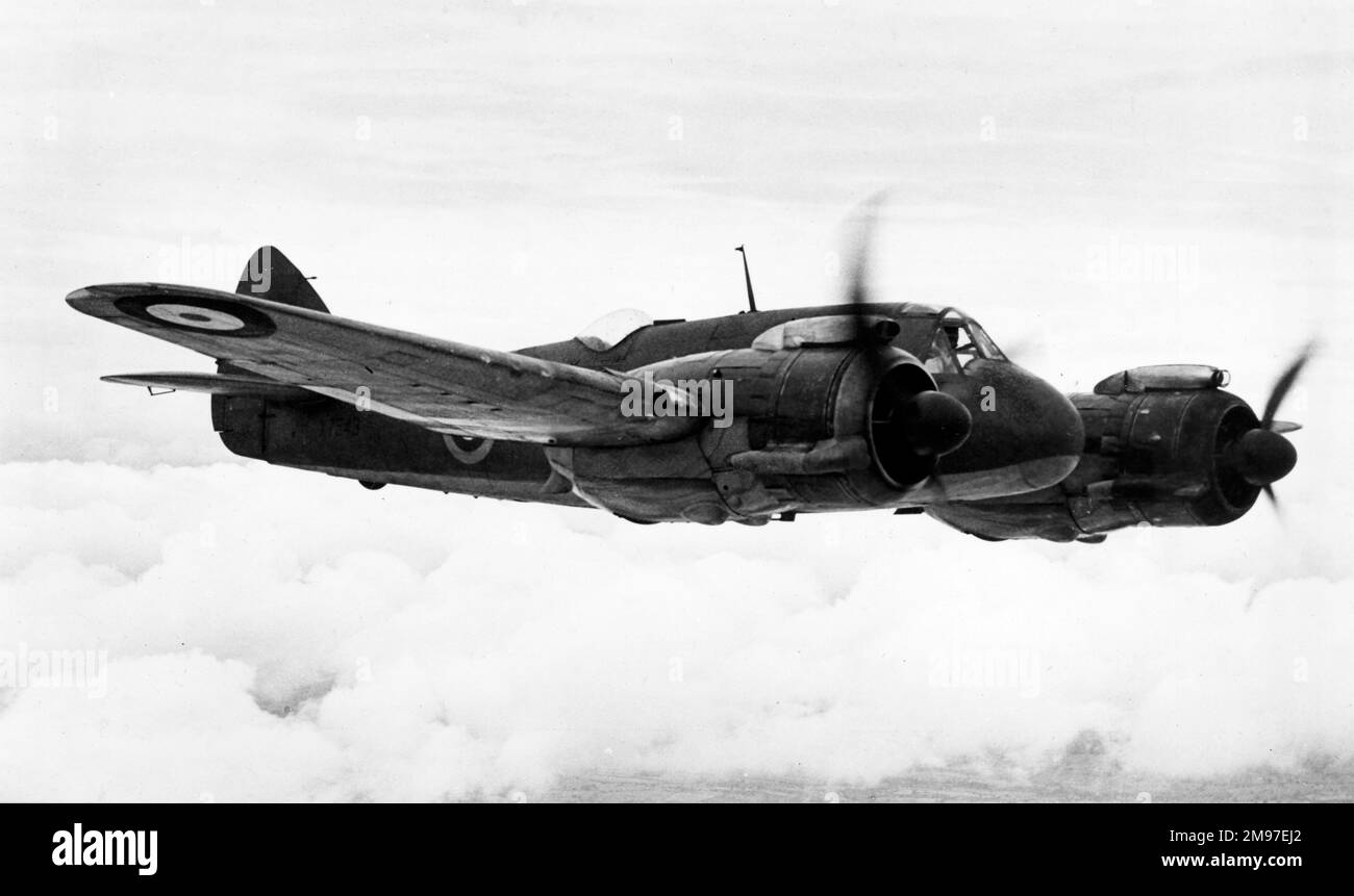 Bristol 156 Beaufighter IC (Vorwärtsansicht, Fliegen). Stockfoto