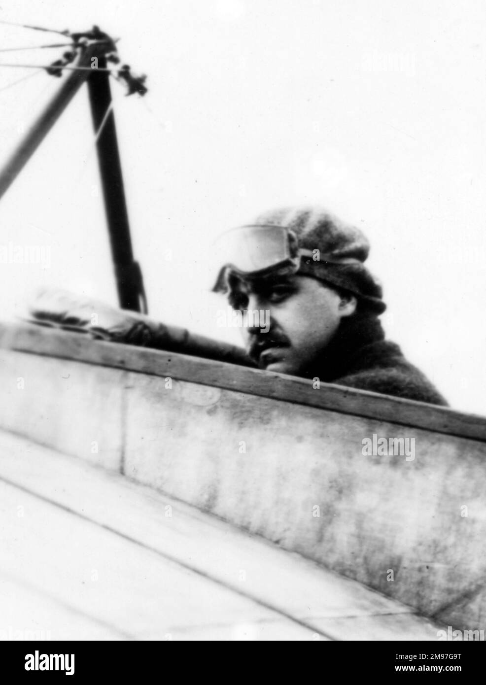 Morane, Leon, Designer-Pilot und Hersteller in Morane Saulnier Typ G, 1913. Stockfoto