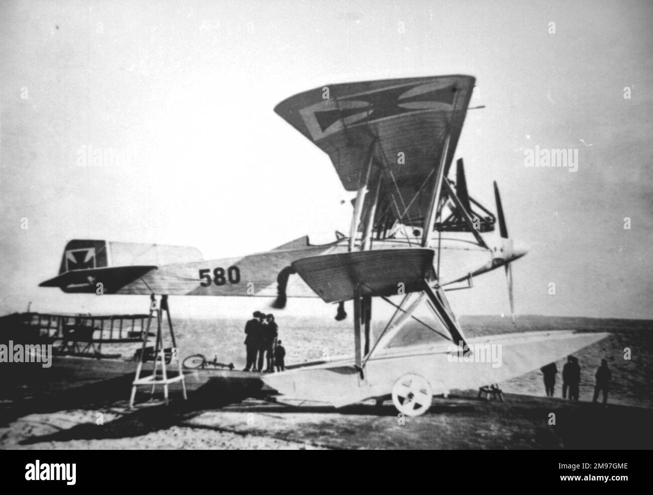 Sablatnig SF 2 Deutsches Zweisitzer-Wasserflugzeug (Seriennr 580), fotografiert in Warnemunde an der deutschen Ostseeküste. Diese Maschine war die erste von 26, die zwischen Juni 1916 und Mai 1917 an die deutsche Marine ausgeliefert wurde. Stockfoto