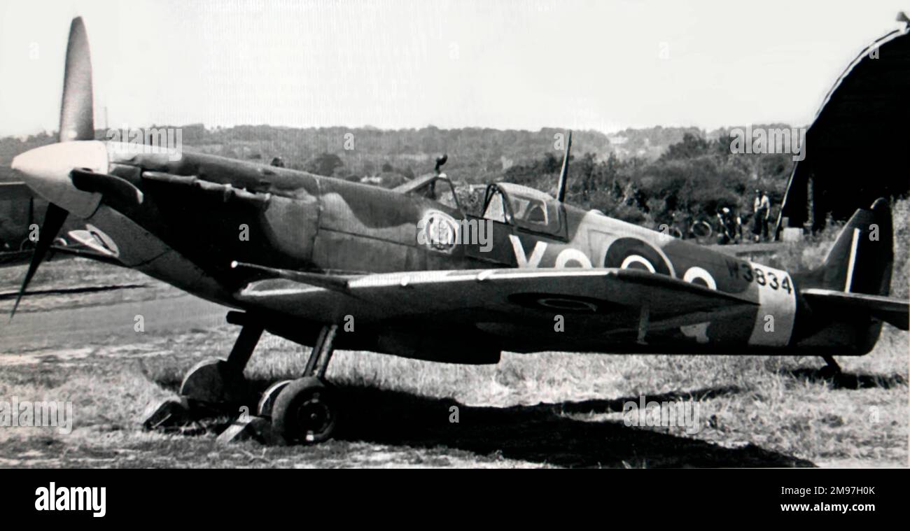 Supermarine Spitfire VB (Vorwärtssicht, geparkt) von W3834. Stockfoto