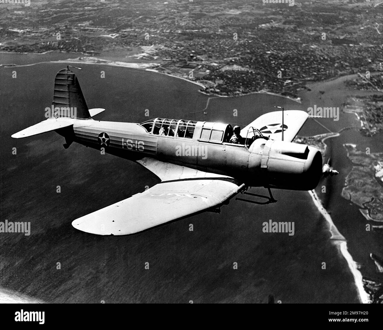 Vought SB2U-1 Vindicator - wie der Douglas TBD Devastator erlitt dieser Trägerraketenbomber während der Schlacht um Midway im Juni 1942 einen schweren Zerfall. Stockfoto