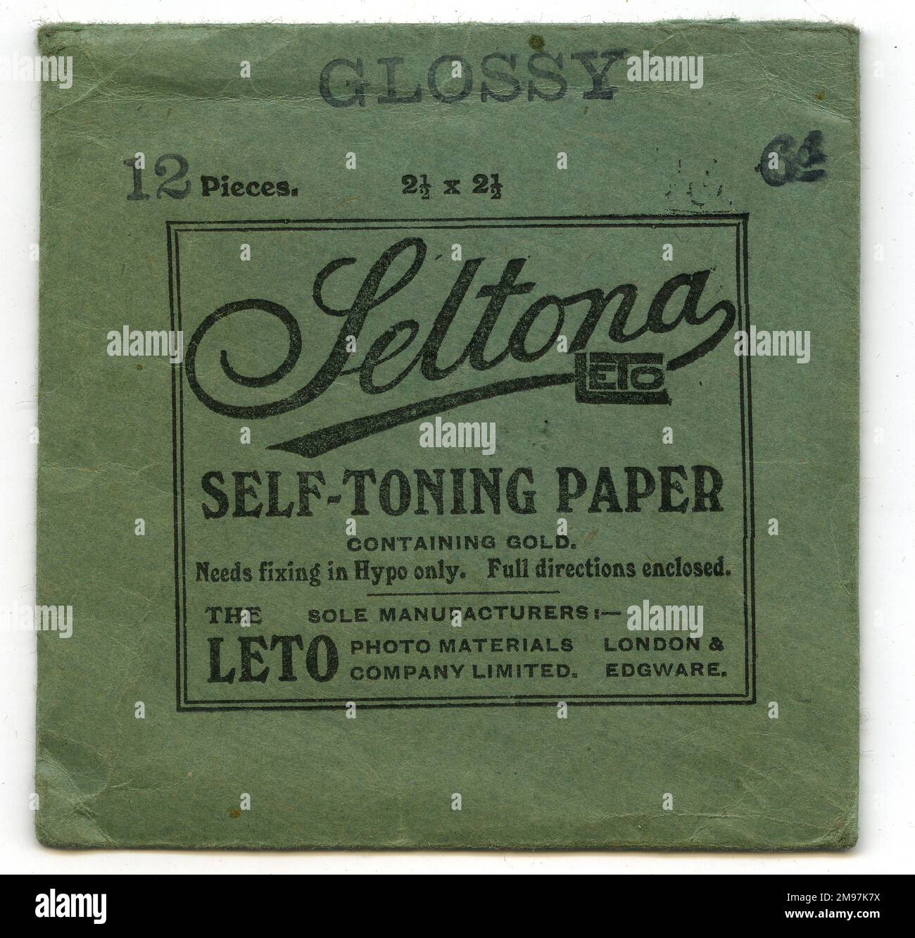 Umschlag mit zwölf Blatt Seltona-Papier zum Preis von 6 Pence von Leto Photo Materials Company Limited, London, und Edgware. Stockfoto