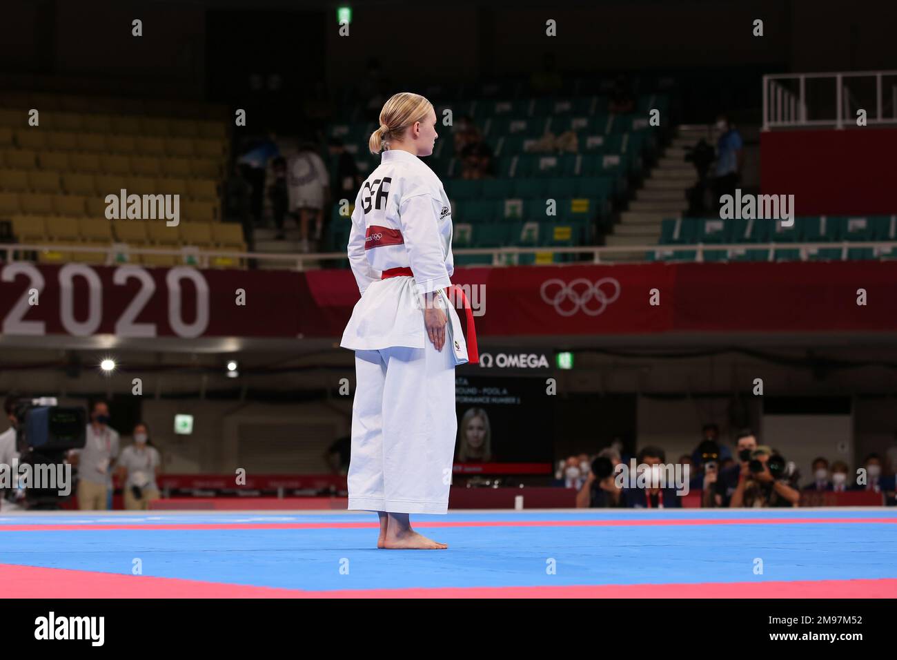 5. AUGUST 2021 – TOKIO, JAPAN: Jasmine Jüttner aus Deutschland macht Geschichte, indem er die allererste Karateka bei den Olympischen Spielen wird, indem er an der Ausscheidungsrunde der Frauen-Kata bei den Olympischen Spielen 2020 in Tokio teilnimmt (Foto: Mickael Chavet/RX) Stockfoto