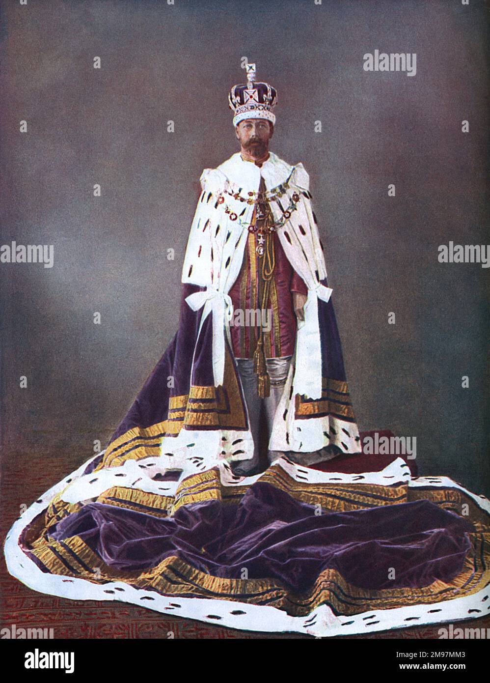 König George V (1865-1936, regiert 1910-1936). Hier in seinen Durbar-Gewändern und seiner Krone. Stockfoto