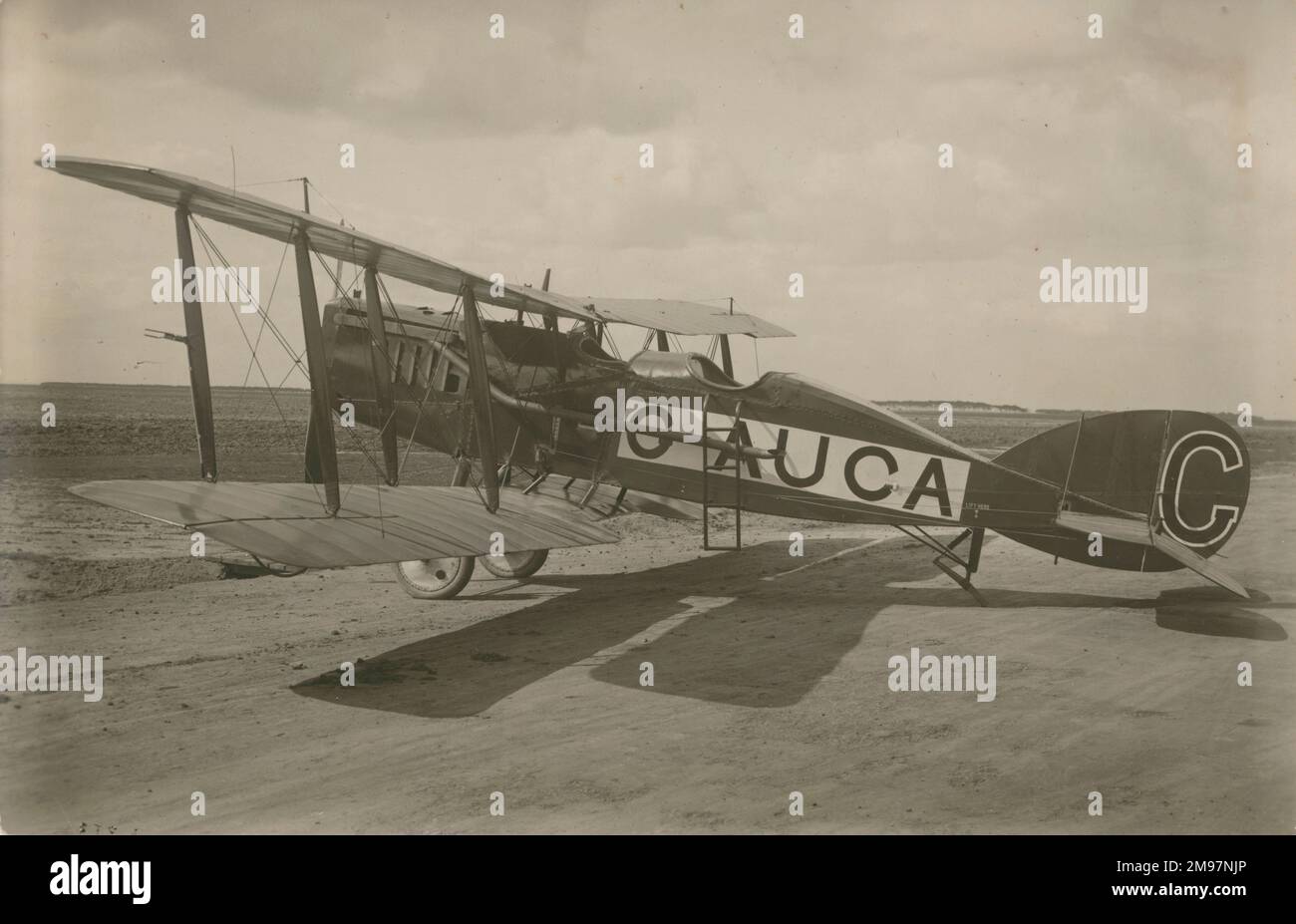 Das erste Flugzeug, das von der neu gegründeten Zweigstelle für Zivilluftfahrt, Bristol Tourer, G-AUCA, gekauft wurde, wurde 1922 abgebildet. Stockfoto