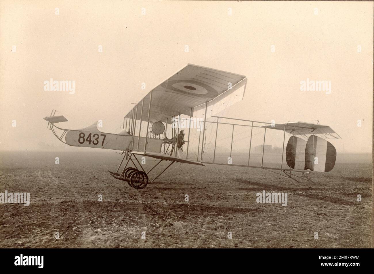 Ein produktionsartiger kurzer S38-Trainer, 8437, einer von sechs, die 1915 von Norman Thompson Flight Co gebaut wurden. Stockfoto