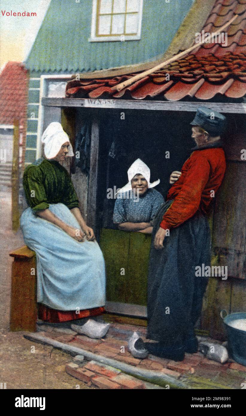 Niederlande - örtliches Volk in Volendam, einer Stadt in Nordholland in der Gemeinde Edam-Volendam. Stockfoto