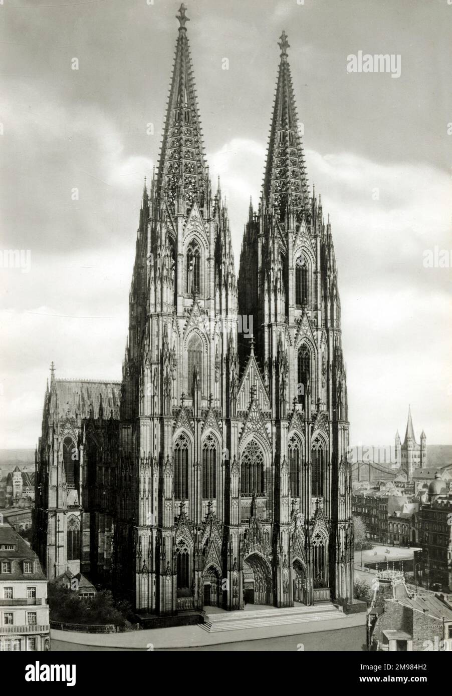 Der Kölner Dom (hohe Domkirche St. Petrus oder die hohe Kathedrale der Heiligen Peter und Maria) ist die größte gotische Kirche Nordeuropas. Der Bau begann 1248, wurde aber erst 1880 abgeschlossen. Stockfoto