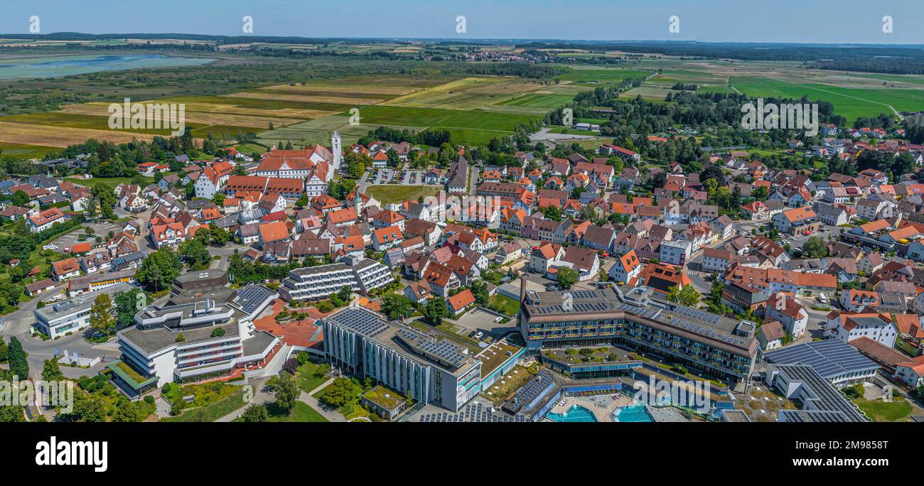 Die oberschwäbische Stadt Bad Buchau von oben Stockfoto