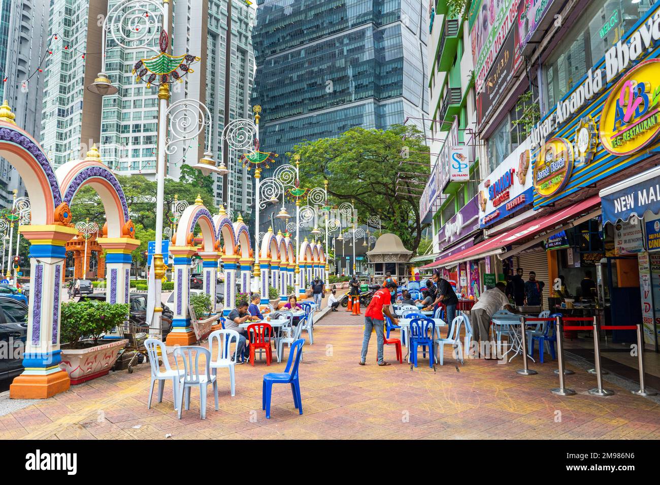 Kuala Lumpur, Malaysia - 15. Dezember 2022 - das pulsierende Brickfields ist die Heimat von Little India, einem Labyrinth von Textilgeschäften und Schmuckgeschäften, Restaurant Stockfoto