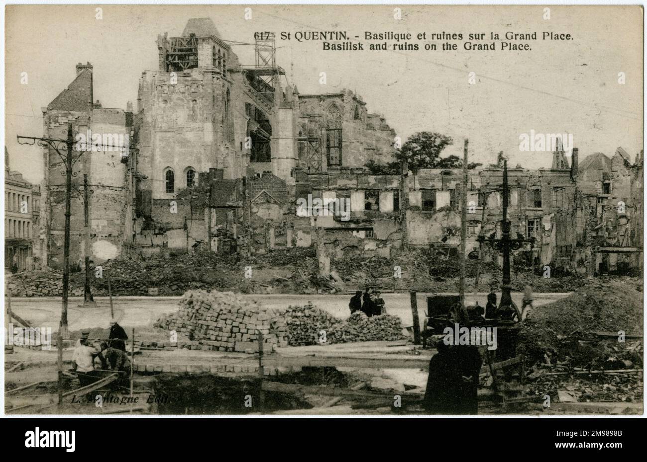 Saint Quentin, Frankreich - Kathedrale und Basilika nach dem Bombenanschlag, WW1. Stockfoto
