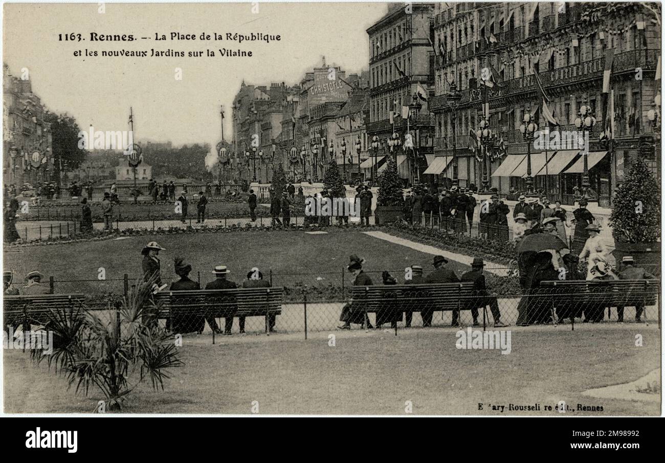 Rennes, Frankreich - Place de la Republique mit neu errichteten Gärten für die Öffentlichkeit. Stockfoto