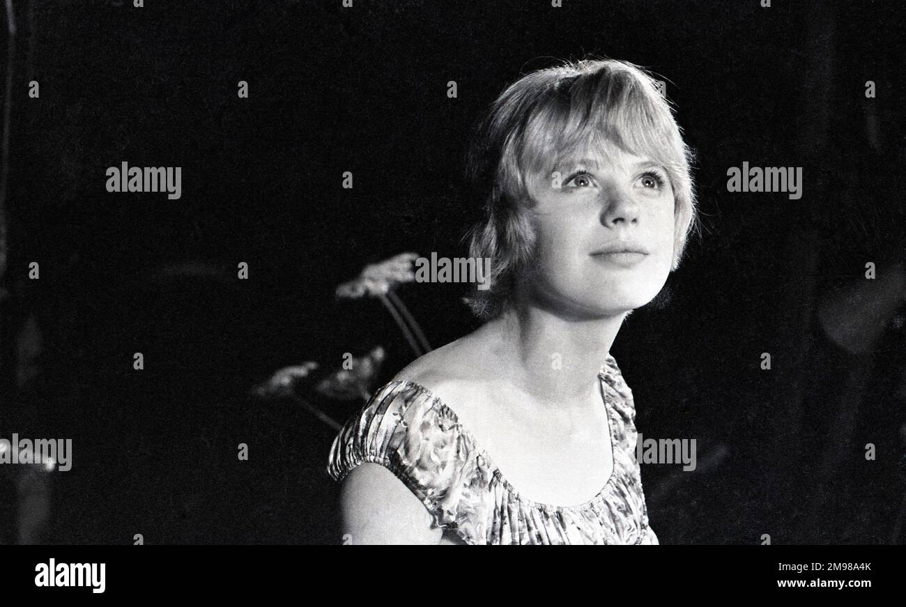 Marianne Faithfull (geboren 1946), englische Sängerin, Songwriterin und Schauspielerin. Sie wurde hier als Teenager im Prospect Theatre, Reading, gesehen, wo sie zur Schule ging. Stockfoto