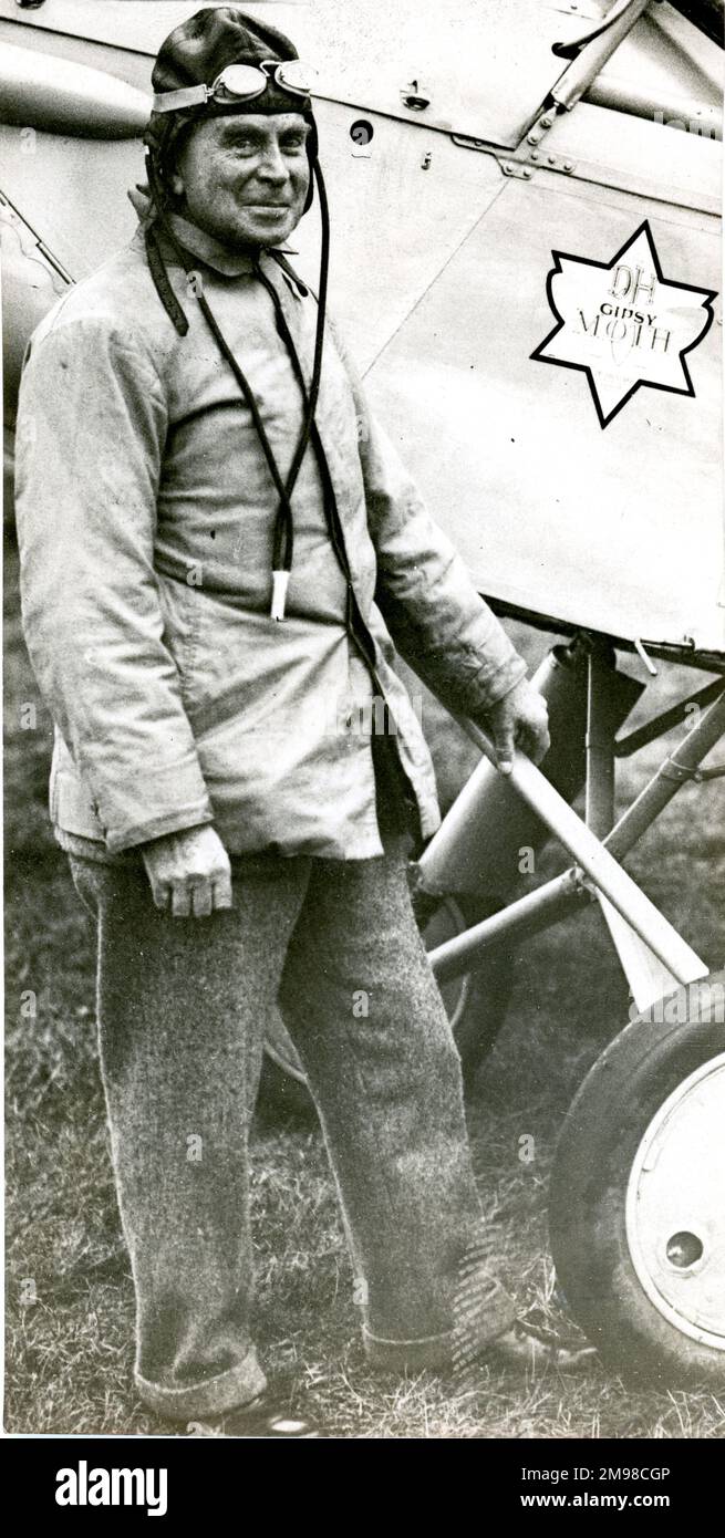 Griffith Brewer, der erste Engländer, der in einem Flugzeug (1908) saß, nachdem er seinen Piloten? Führerschein im Jahr 1930 im Alter von 63 Jahren. Stockfoto